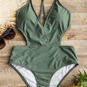 💕 • Green One-piece Swimwear